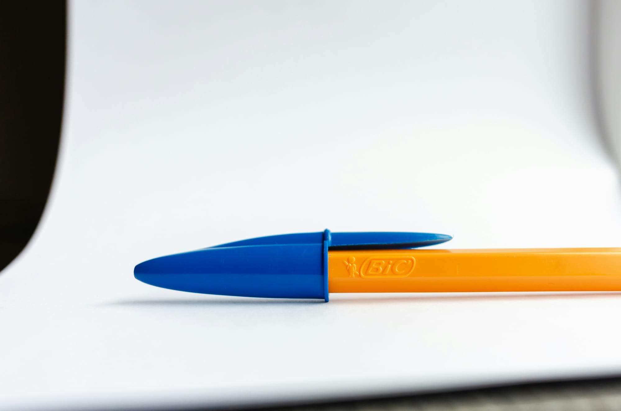 Parker & BIC : Less is more. Point.