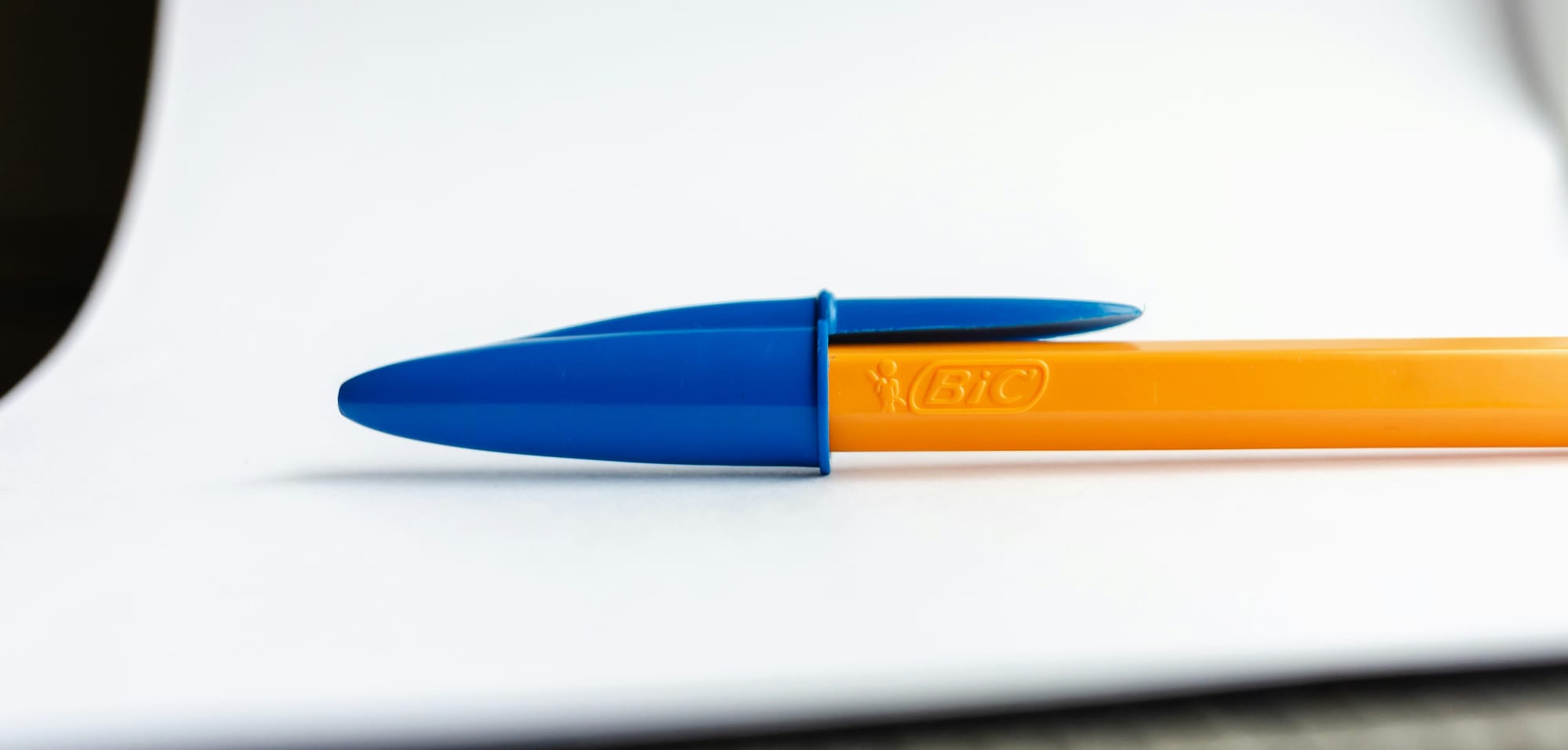 Parker & BIC : Less is more. Point.